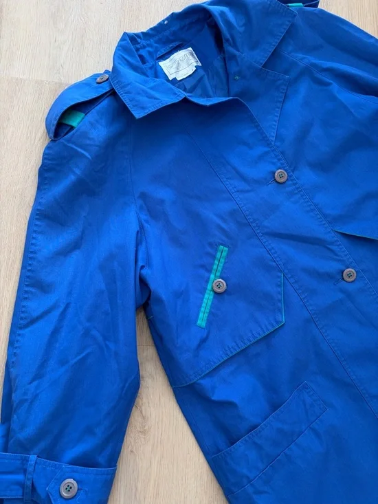 Vintage Bold Royal Blue Long Trench Coat with Green Accent Size Medium - Picture 4 of 11